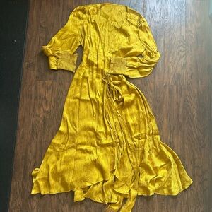 Golden wrap dress 100% viscose